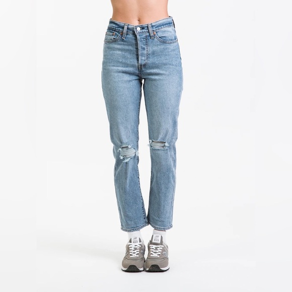 Levi’s 501 Women’s High Rise Distressed Straight Leg Jeans W24 L30 Button Fly - Picture 1 of 12